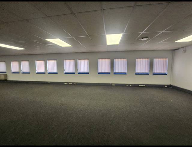 709M² OFFICE TO LET IN RANDJESPARK